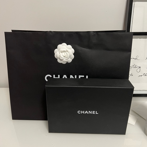 Chanel Boy Wallet On Chain - Picture 6 of 8
